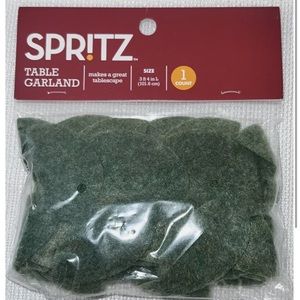 4-pks of Spritz Table Garland. Decorative floral leaves for your holiday table.